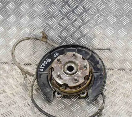 Rear wheel hub