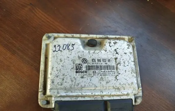 Volkswagen Golf V Engine control unit/module 036906032AM 0261208754