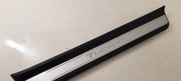 Front sill trim cover