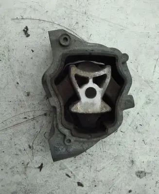 Land Rover Discovery Sport Engine mount bracket TR8070M18