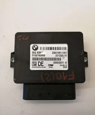 BMW 5 F10 F11 Hand brake control module 679811301 231220 32620231
