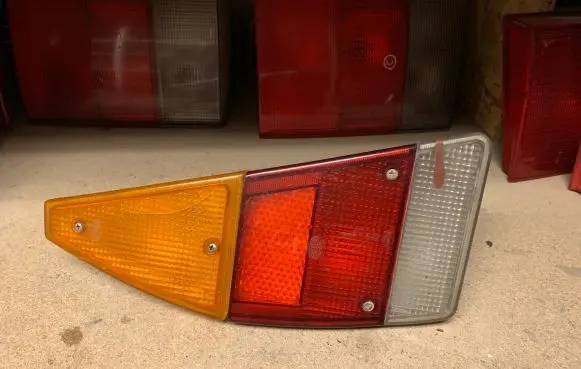 Volkswagen PASSAT Rear/tail lights 331945215