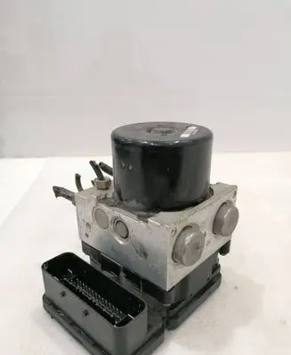 Volvo V70 ABS Pump 31261142 10061336081 000404974D0