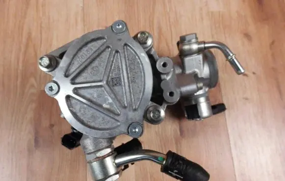 Mazda 3 Fuel injection high pressure pump PYFB203F0