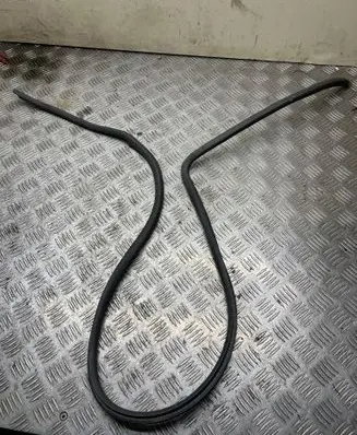 Mitsubishi Pajero Rubber seal front coupe door 