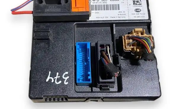 Audi A6 S6 C6 4F Light module LCM 4F0907289G 5DK00876222 4F0910289G
