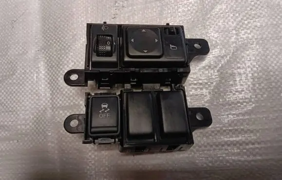 Nissan Juke I F15 Wing mirror switch B48600 P10020