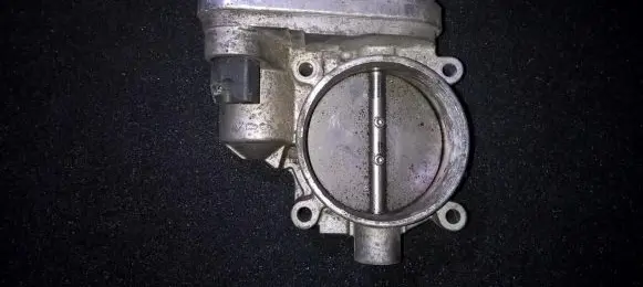 BMW 7 E38 Throttle valve 13547516