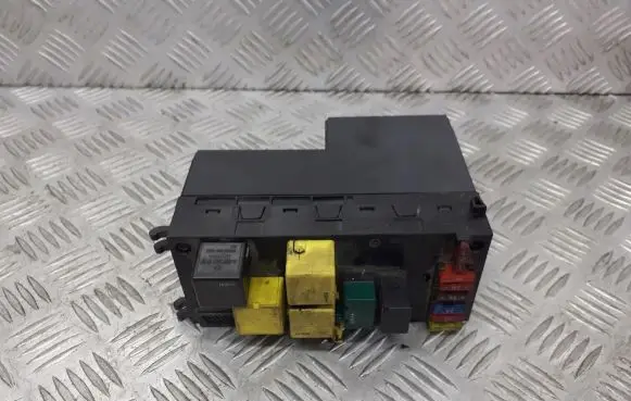 Mercedes-Benz E W210 Fuse box set 0005401550