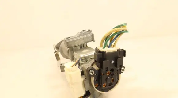 Suzuki Swift I Ignition lock SLS18
