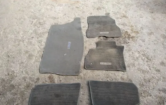 Nissan Leaf I (ZE0) Car floor mat set 