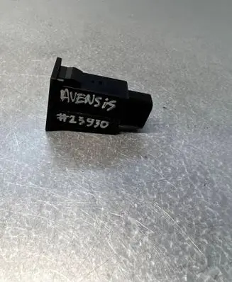 Toyota Avensis T250 Fuel tank opening switch ---