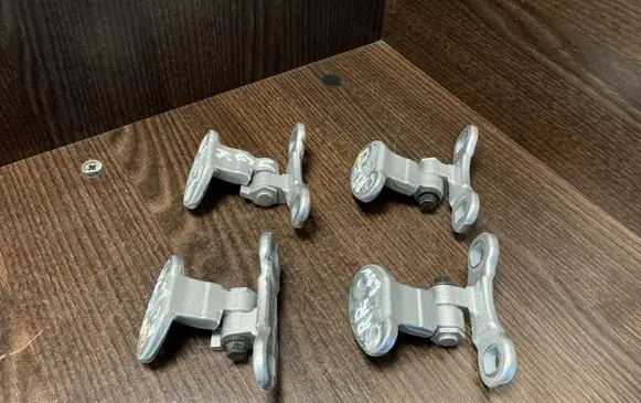 Rear door hinge set