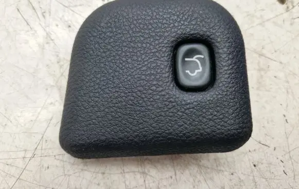 Jeep Grand Cherokee Tailgate opening switch 04602751AA