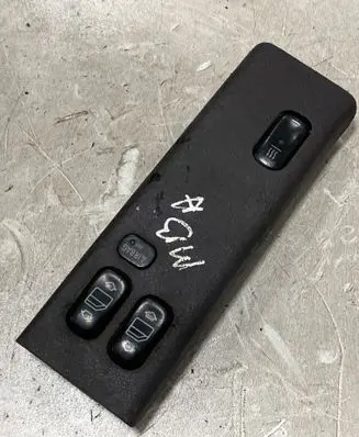 Mercedes-Benz Vito Viano W638 Electric window control switch 1688202710 62831