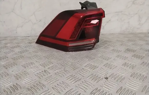 Volkswagen Tiguan Rear/tail lights 5NA945207F