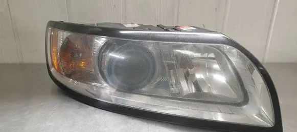 Volvo V50 Headlight/headlamp 30763038 0301237272 LE06A6152X