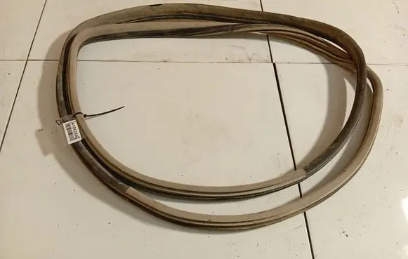 Seat Alhambra (Mk1) Rubber seal rear door 