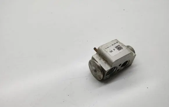 Porsche Cayenne (92A) Air conditioning (A/C) expansion valve 7P0820679A 52437429 328512