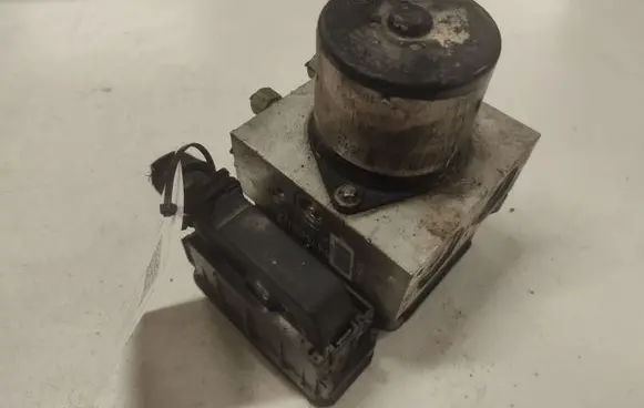 Opel Insignia A ABS Pump 13328651 16817011 16312211K