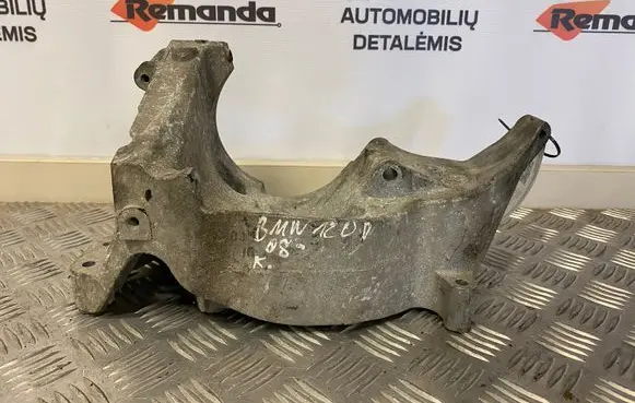 BMW 1 E81 E87 Generator/alternator bracket 11167802639 1116780263902