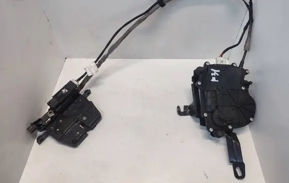 BMW 3 F30 F35 F31 Tailgate/trunk/boot lift motor 7269516 51247269516