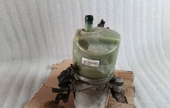 Volvo S40 Power steering pump 4N513K514DJ 30714074