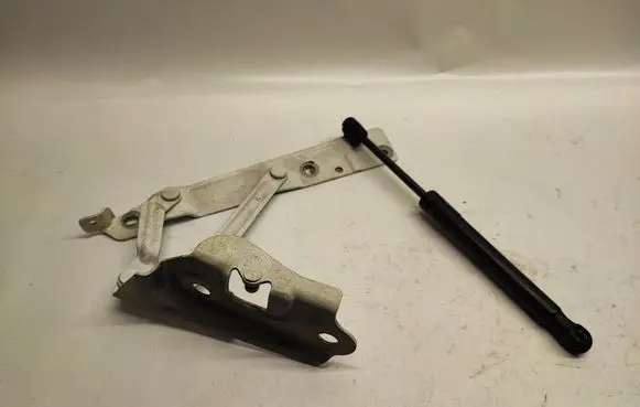 Dodge Challenger Tailgate/trunk/boot hinge 04589667AD