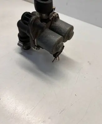 Mercedes-Benz CLK A208 C208 Coolant heater control valve 1147412078