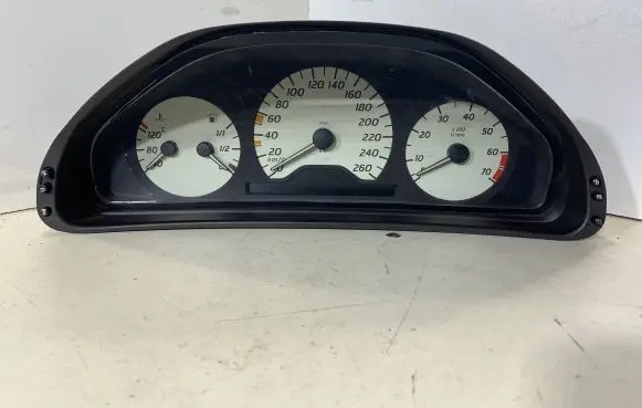 Mercedes-Benz CLK A208 C208 Speedometer (instrument cluster) 2085403011 84570307