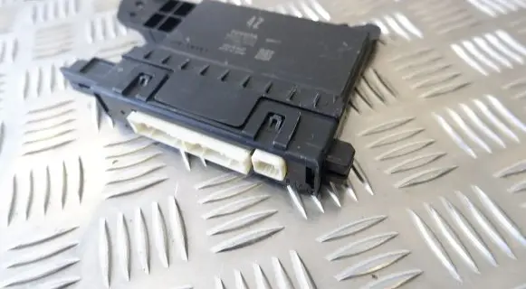 Toyota Prius (XW50) Air conditioner control unit module 8865047361