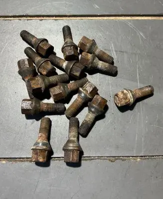 Dacia Logan II Nuts/bolts 