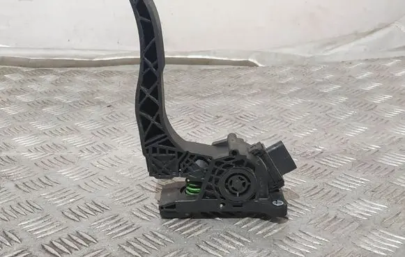 Mercedes-Benz Vito Viano W447 Accelerator throttle pedal A9073010200
