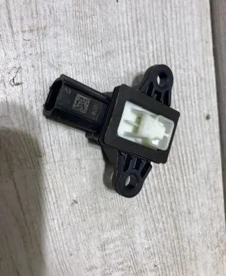 Ford Fiesta Airbag deployment crash/impact sensor gn15-14c676-aa