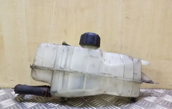 Nissan Note (E11) Coolant expansion tank/reservoir