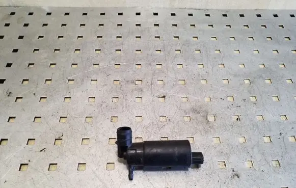 Honda CR-V Windscreen/windshield washer pump