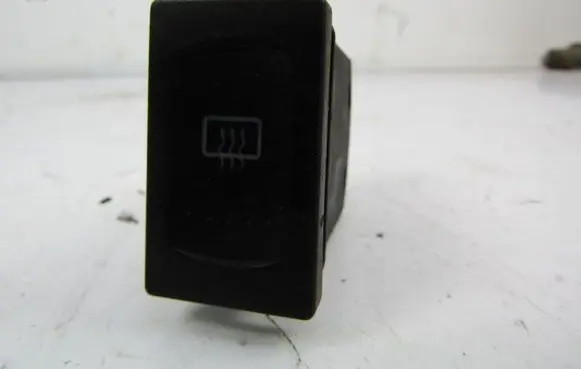 Volkswagen PASSAT B5 Windscreen/window heater switch 3B0959621C