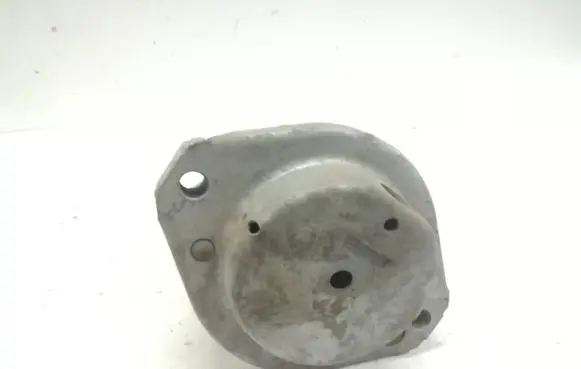 BMW 5 E60 E61 Engine mount bracket