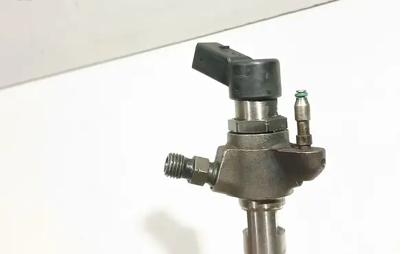 Citroen C4 Grand Picasso Fuel injector 9674973080