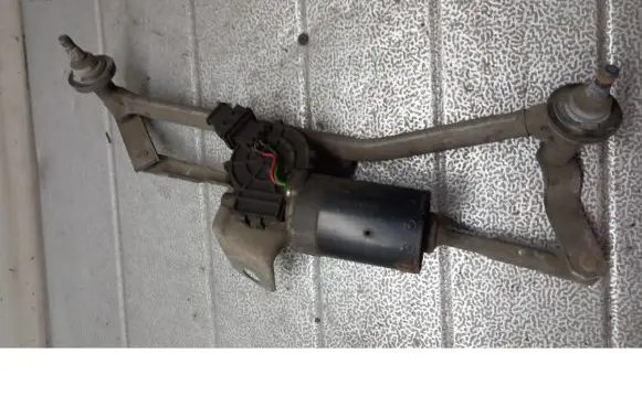Peugeot 206 CC Front wiper linkage 
