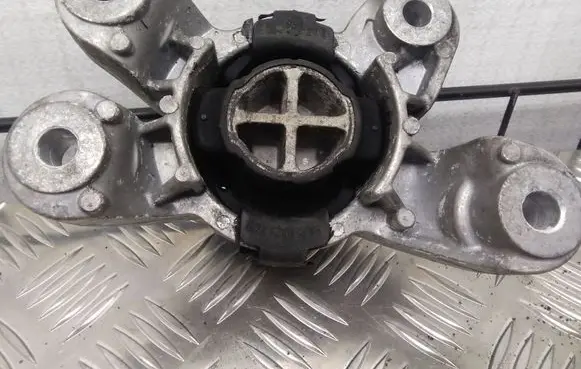 Mini One - Cooper Coupe R56 Gearbox mount 677980601 68623513