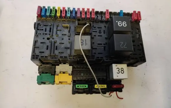 Volkswagen Multivan T4 Fuse box set 357937039