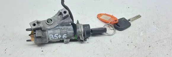 Volkswagen PASSAT B5 Ignition lock 4B0905851