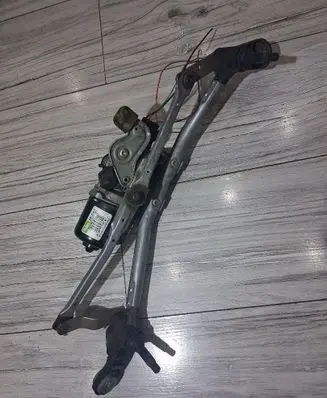 Renault Clio III Front wiper linkage and motor 8200268931