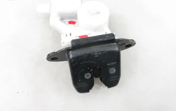 Nissan Qashqai Tailgate/trunk/boot lock/catch/latch
