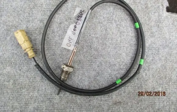 Volkswagen Golf VII Lambda probe sensor AUDI04L906088GS