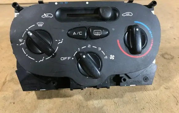Peugeot 206 Climate control unit 1068901 1068701