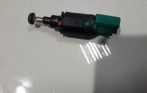 Brake pedal sensor switch