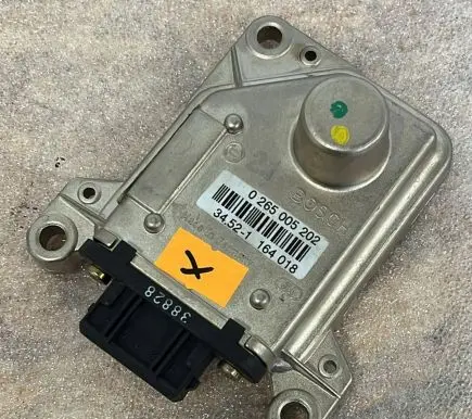 BMW 7 E38 ESP acceleration yaw rate sensor 34521164018