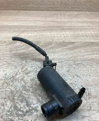 Ford Focus Windscreen/windshield washer pump 93BB17K624AA D00LA WITHPLUG
